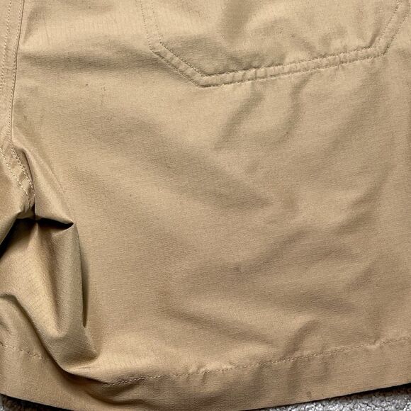 Patagonia Shorts Womens 12 Tan Beige Zip Snap Closure Hiking Lightweight Active - Picture 12 of 12